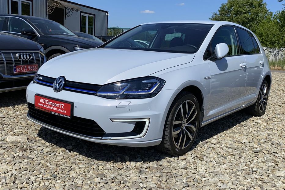 Продам Volkswagen e-Golf 35.8kWh FULL Макс.комплектація 2019 года в Львове