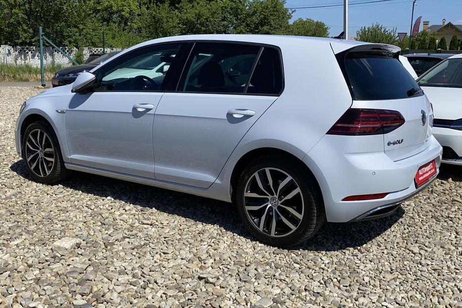 Продам Volkswagen e-Golf 35.8kWh FULL Макс.комплектація 2019 года в Львове