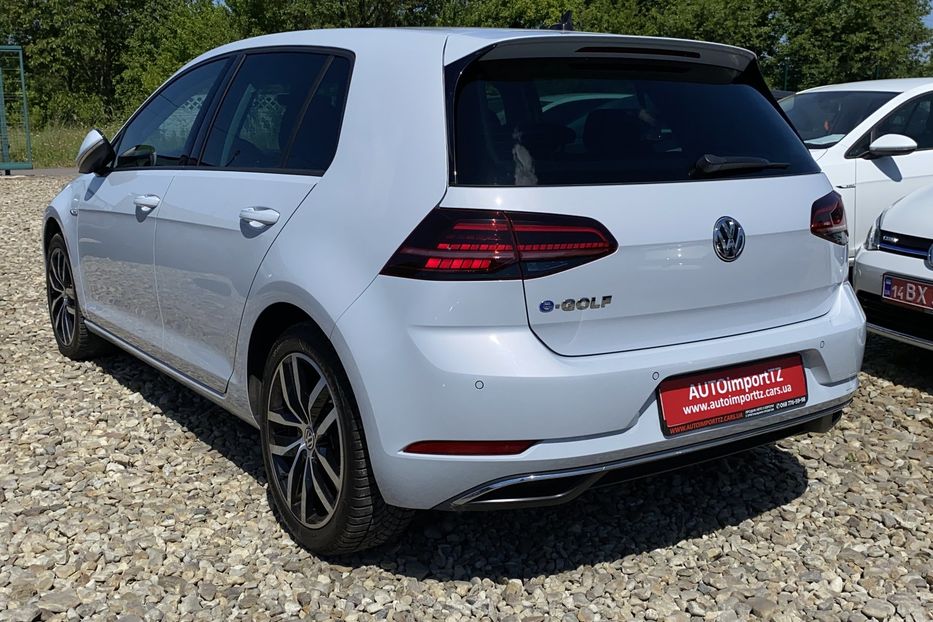 Продам Volkswagen e-Golf 35.8kWh FULL Макс.комплектація 2019 года в Львове