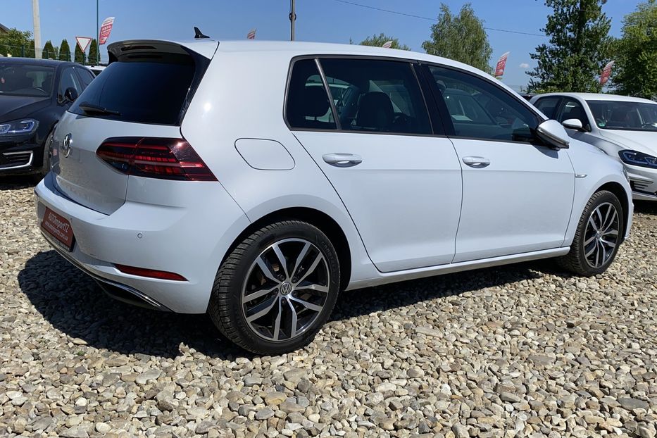 Продам Volkswagen e-Golf 35.8kWh FULL Макс.комплектація 2019 года в Львове