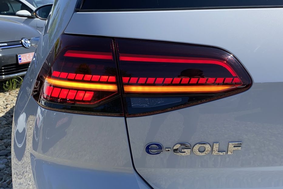 Продам Volkswagen e-Golf 35.8kWh FULL Макс.комплектація 2019 года в Львове