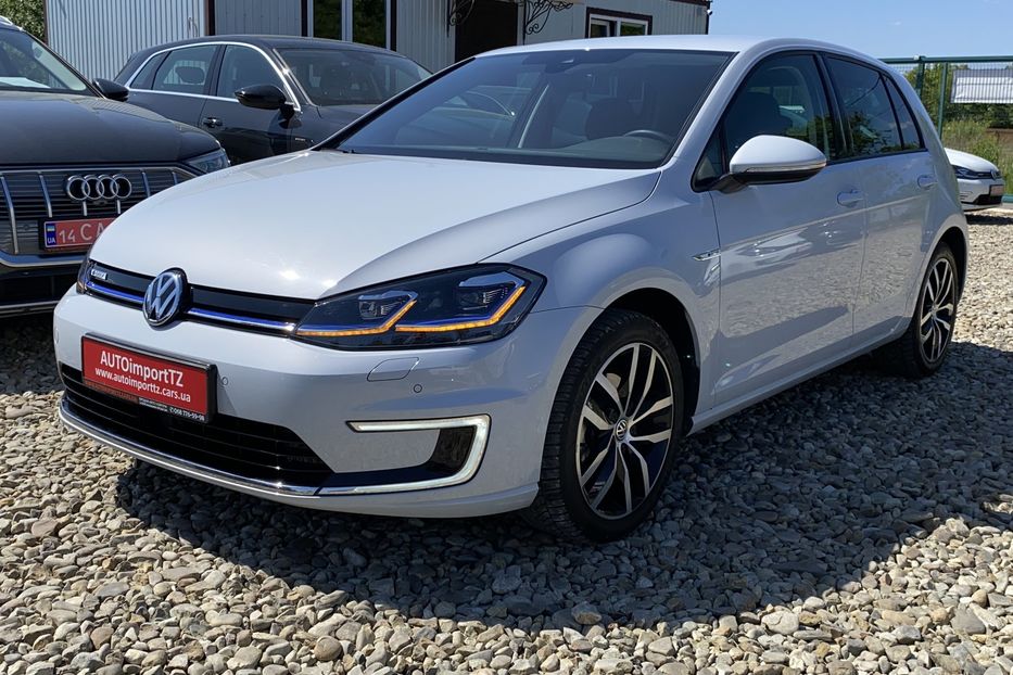 Продам Volkswagen e-Golf 35.8kWh FULL Макс.комплектація 2019 года в Львове