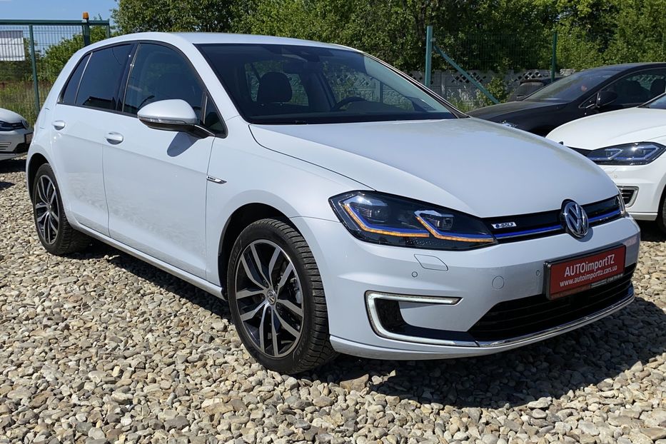 Продам Volkswagen e-Golf 35.8kWh FULL Макс.комплектація 2019 года в Львове