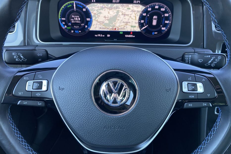 Продам Volkswagen e-Golf 35.8kWh FULL Макс.комплектація 2019 года в Львове