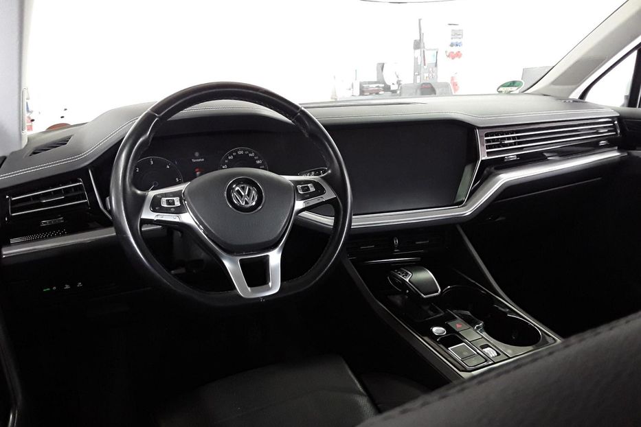 Продам Volkswagen Touareg 4X4 WEBAST PANORAMA 2019 года в Львове