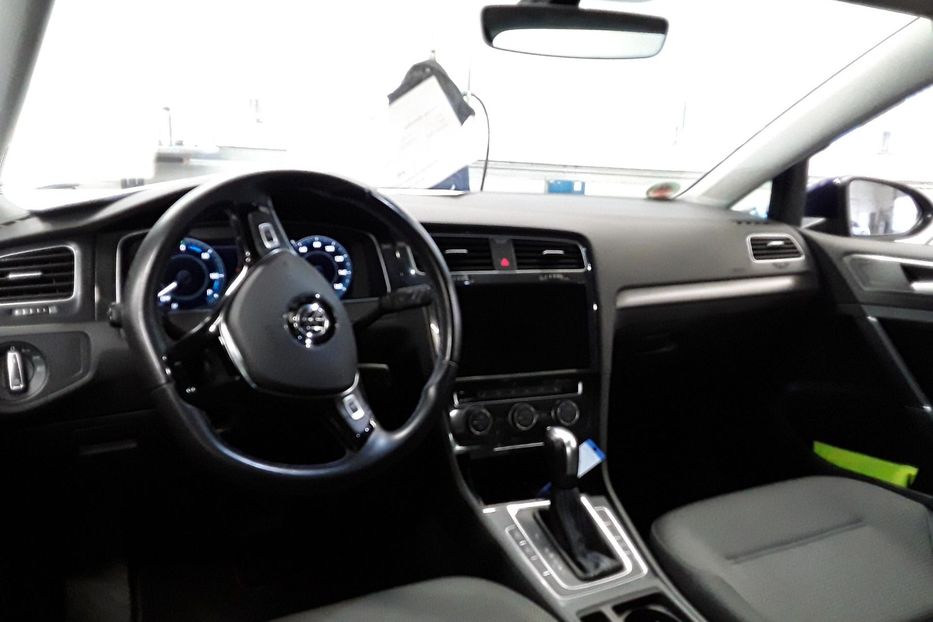 Продам Volkswagen e-Golf KAMERA LED NAVI CCS KLIMA 2020 года в Львове