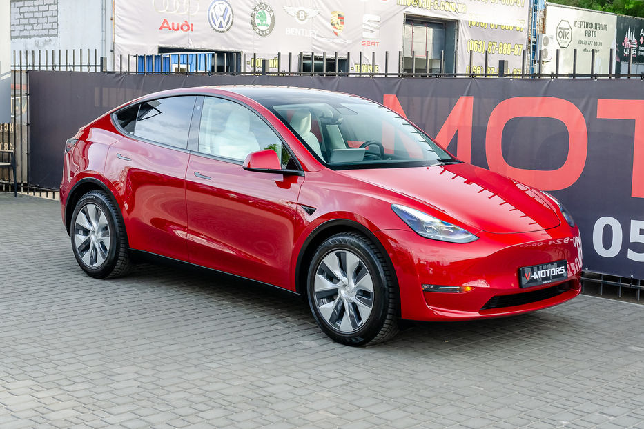 Продам Tesla Model Y Long Range Dual Motor 2021 года в Киеве