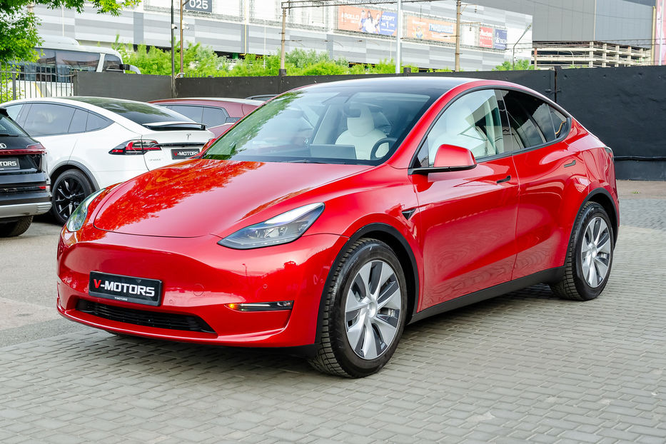 Продам Tesla Model Y Long Range Dual Motor 2021 года в Киеве