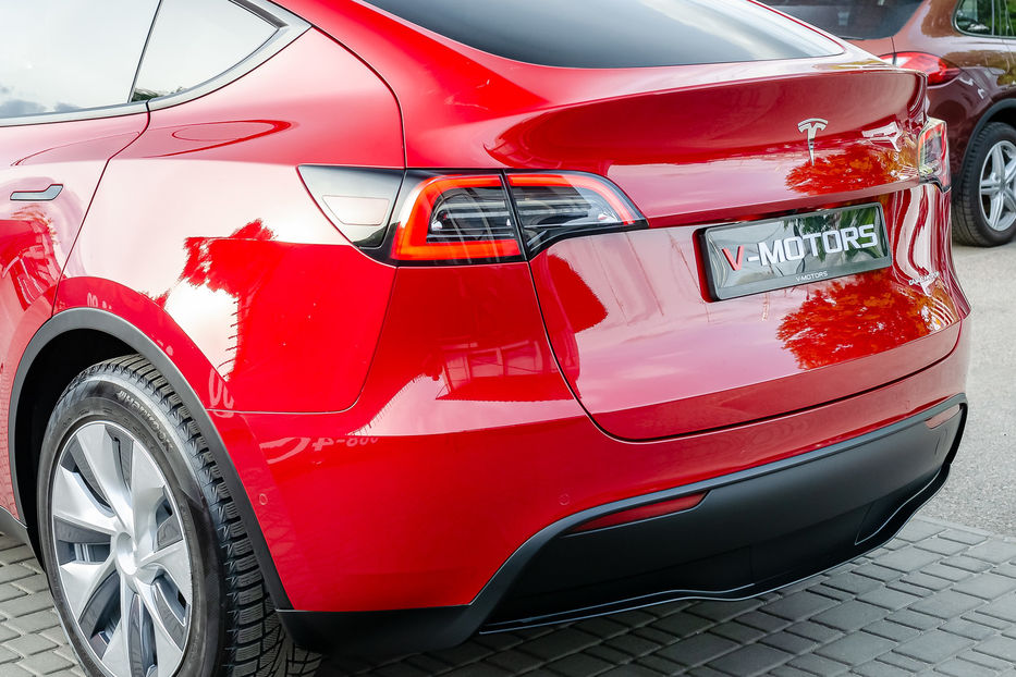 Продам Tesla Model Y Long Range Dual Motor 2021 года в Киеве