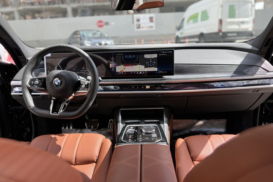 Продам BMW 740 INDIVIDUAL MAX FULL 2023 года в Киеве