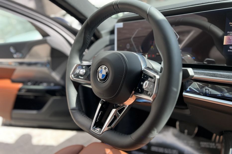 Продам BMW 740 INDIVIDUAL MAX FULL 2023 года в Киеве
