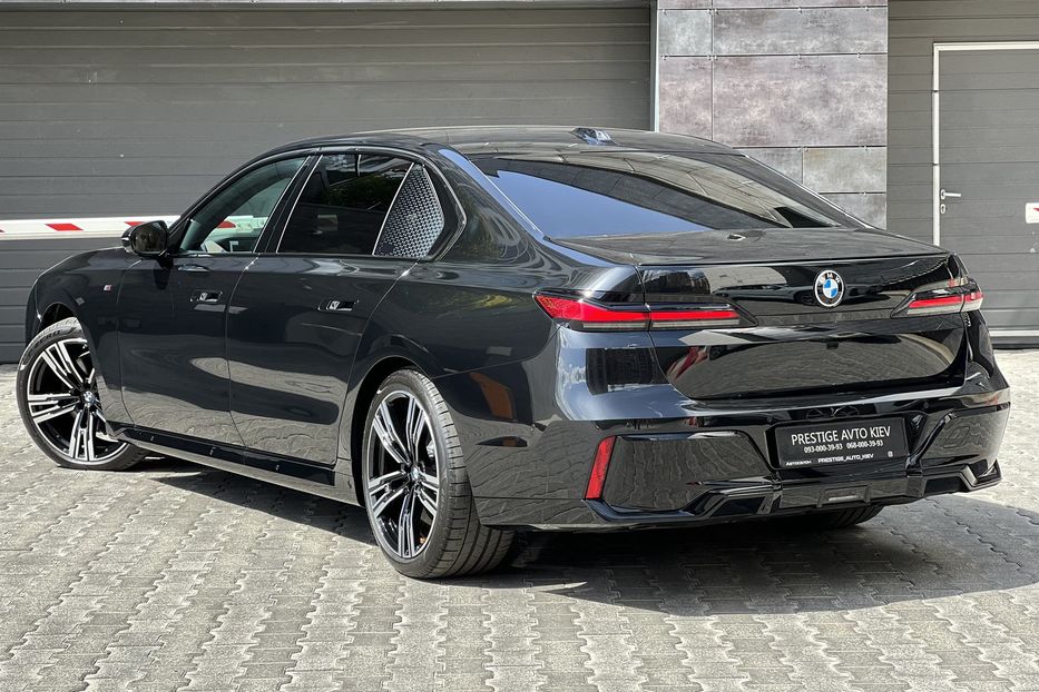 Продам BMW 740 INDIVIDUAL MAX FULL 2023 года в Киеве