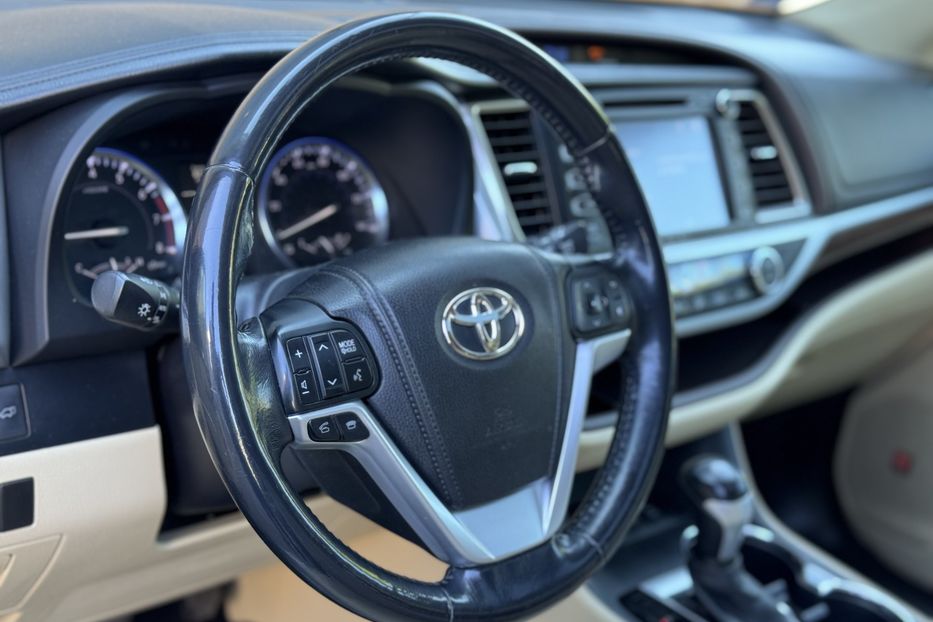Продам Toyota Highlander Limited  2014 года в Одессе