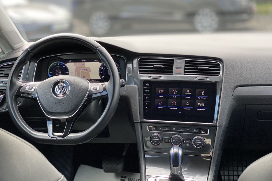 Продам Volkswagen e-Golf 2019 года в Луцке