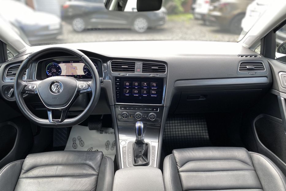 Продам Volkswagen e-Golf 2019 года в Луцке