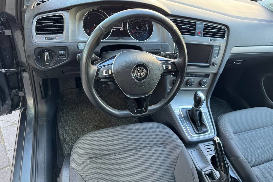 Продам Volkswagen Golf VII перша реєстрація 11.2017р. 2015 года в Киеве