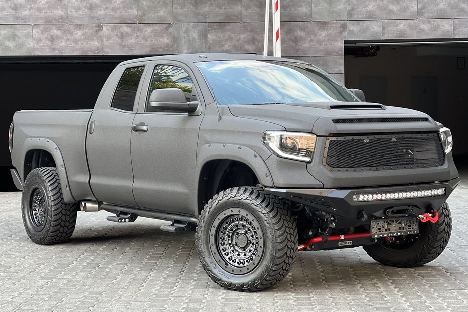 Продам Toyota Tundra 2018 года в Киеве