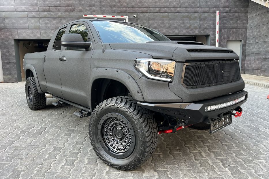 Продам Toyota Tundra 2018 года в Киеве