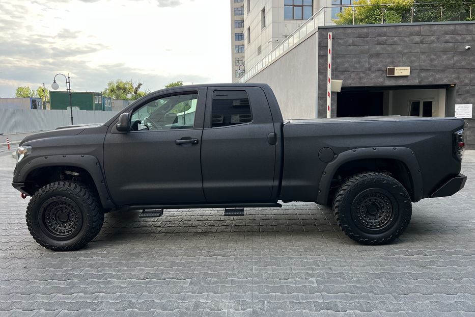 Продам Toyota Tundra 2018 года в Киеве