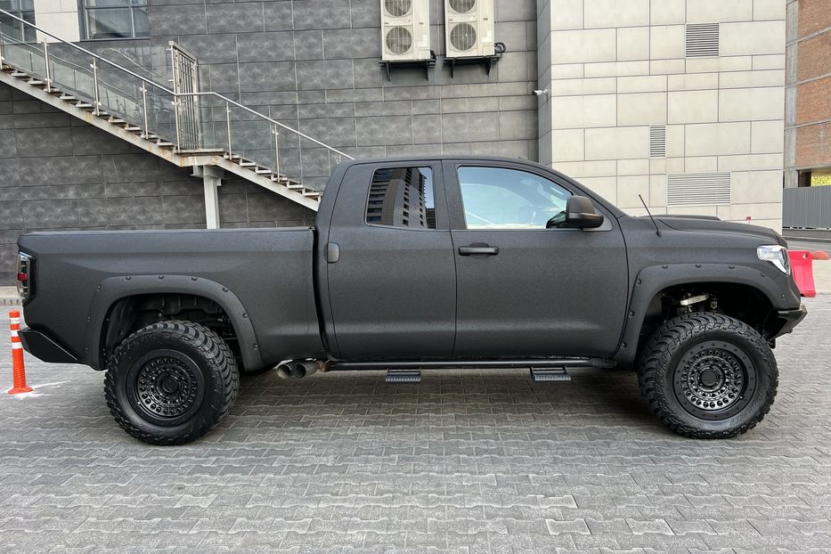 Продам Toyota Tundra 2018 года в Киеве