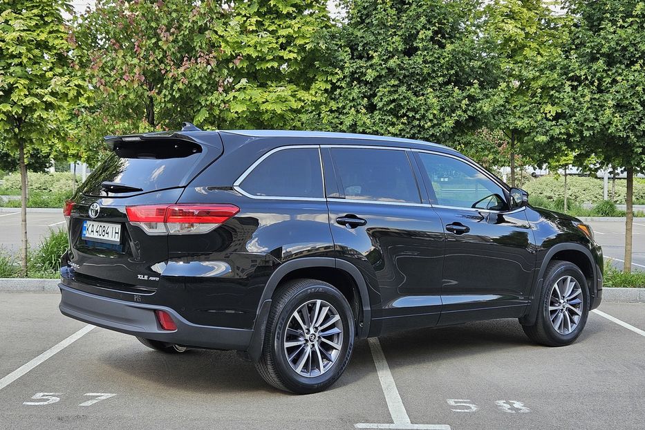 Продам Toyota Highlander XLE 2018 года в Киеве