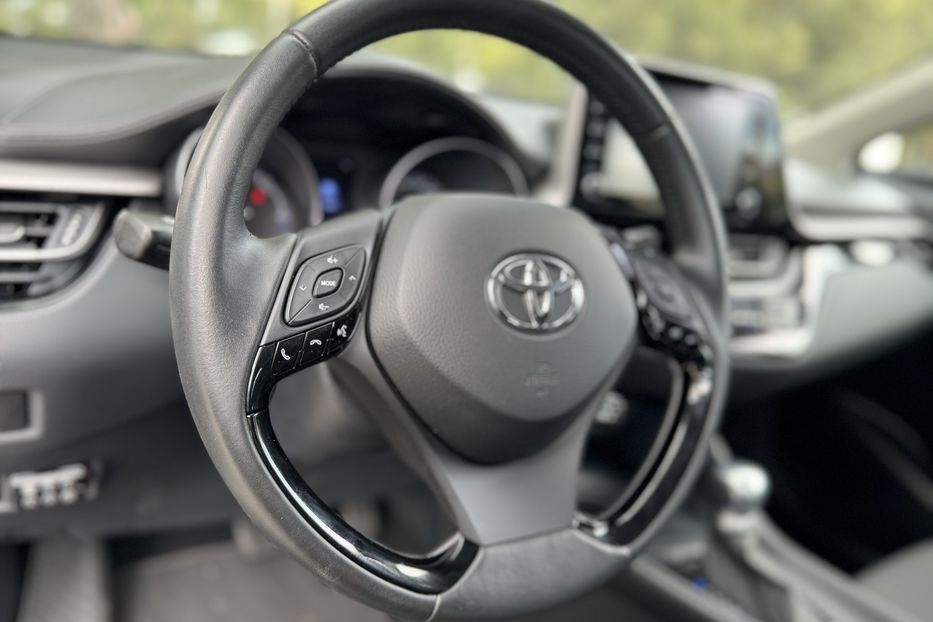 Продам Toyota C-HR Hybride  2021 года в Одессе