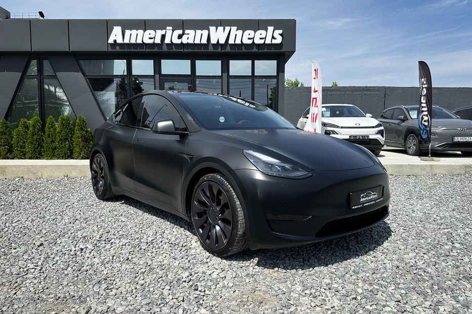 Продам Tesla Model Y Perfamance 2021 года в Черновцах