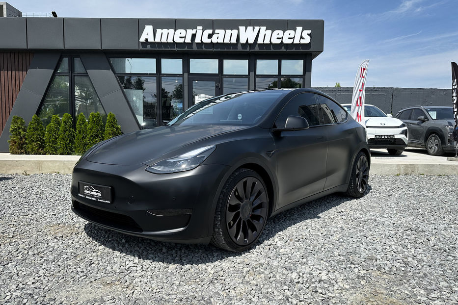 Продам Tesla Model Y Perfamance 2021 года в Черновцах