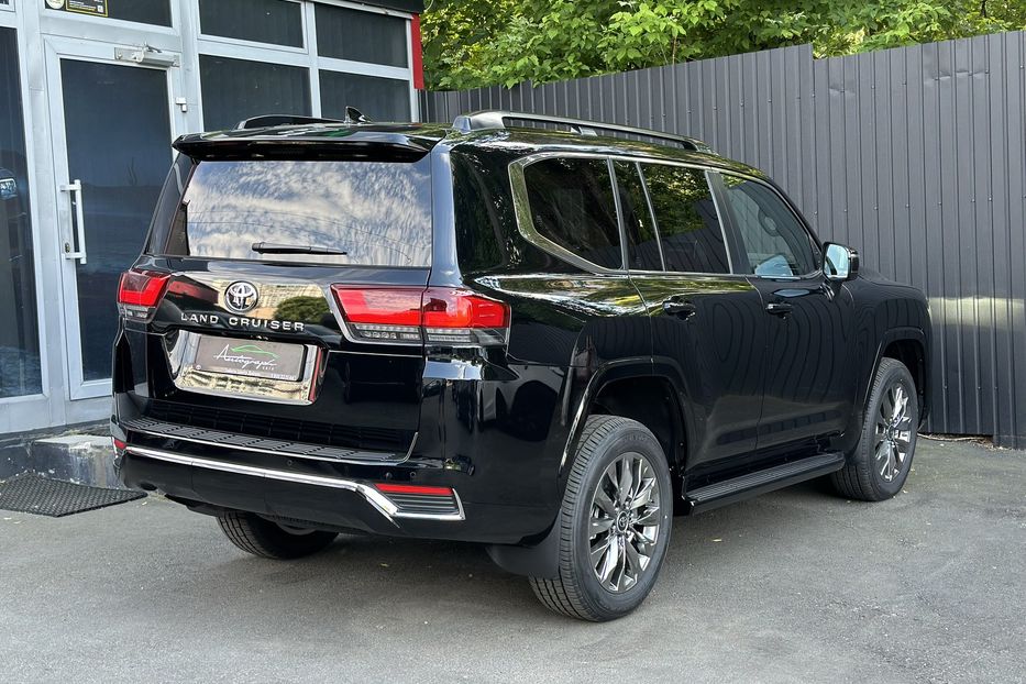 Продам Toyota Land Cruiser 300 Premium 2023 года в Киеве