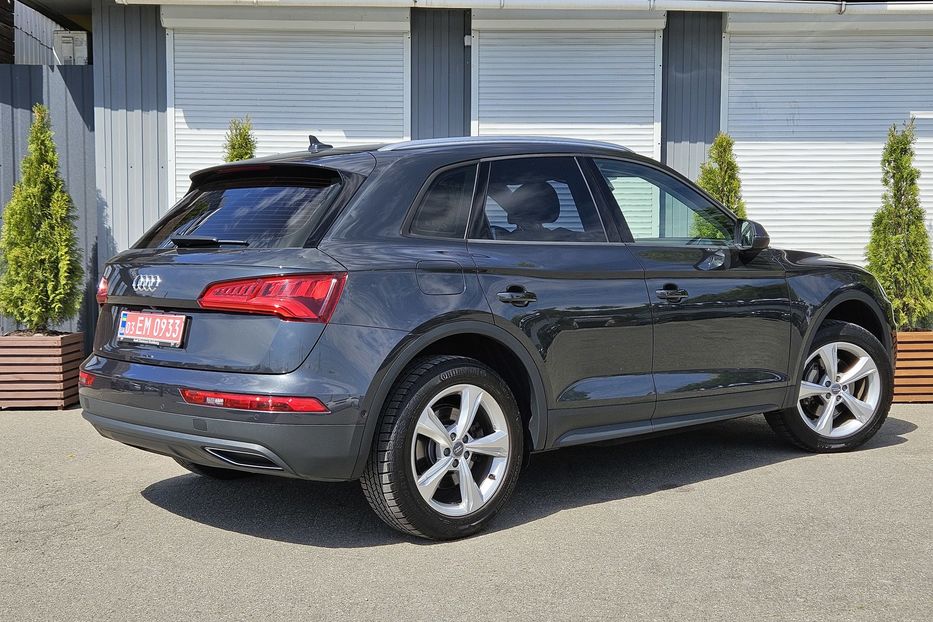 Продам Audi Q5 2.0 TDI 2017 года в Киеве