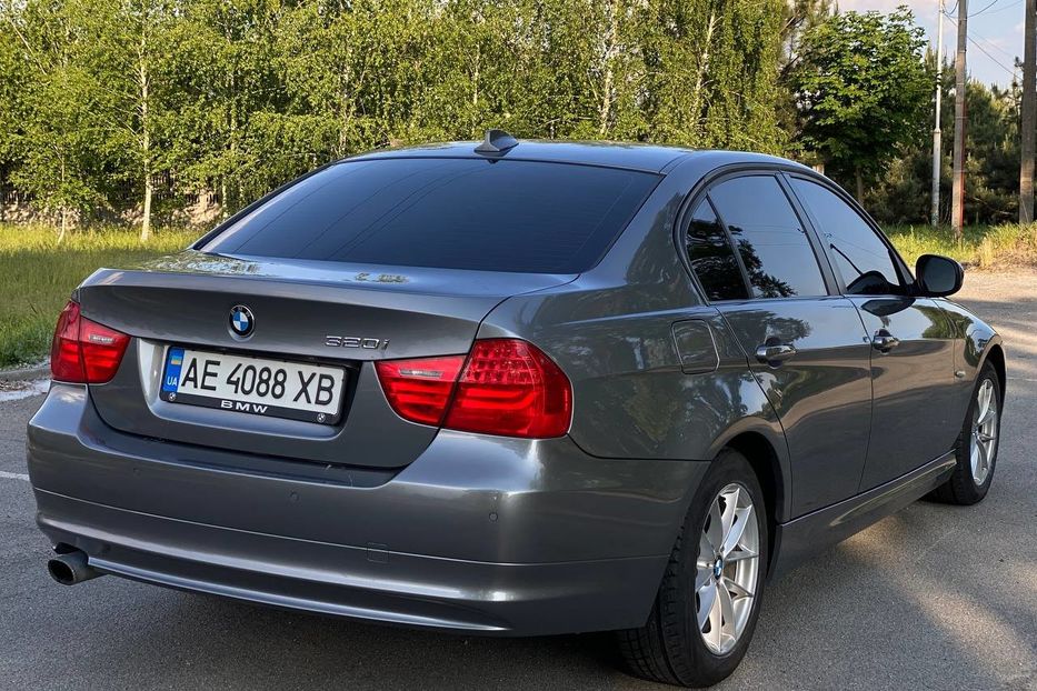 Продам BMW 320 2010 года в Днепре