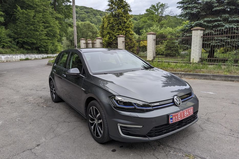 Продам Volkswagen e-Golf CCS NAVI KLIMA LED  2019 года в Львове