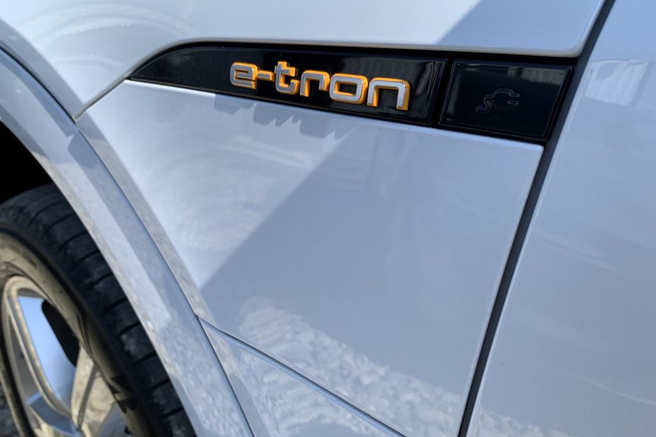 Продам Audi E-Tron 55 S-Line Full LED 2021 года в Львове