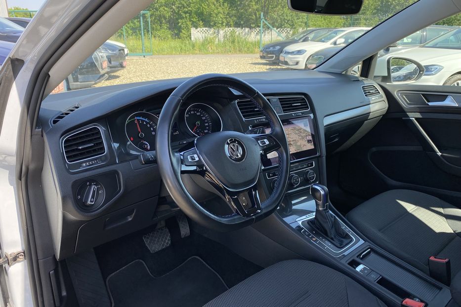 Продам Volkswagen e-Golf 35.8 kWh 100кВт/136 к.с.КОЛЕСА 2019 года в Львове