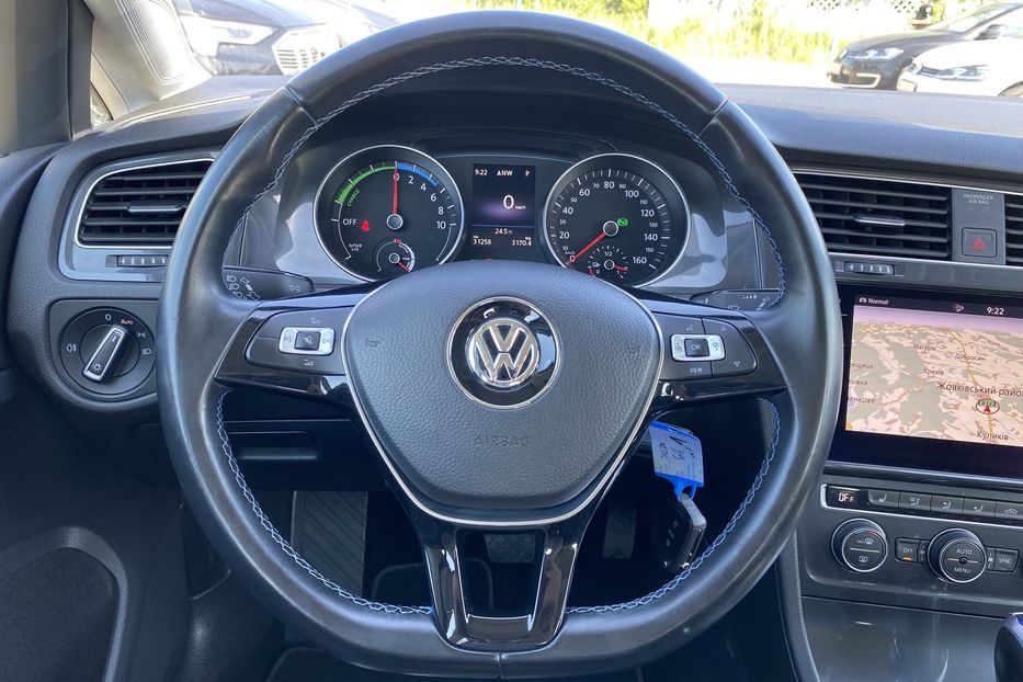 Продам Volkswagen e-Golf 35.8 kWh 100кВт/136 к.с.КОЛЕСА 2019 года в Львове