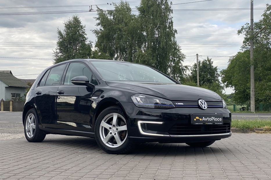 Продам Volkswagen e-Golf 2015 года в Луцке