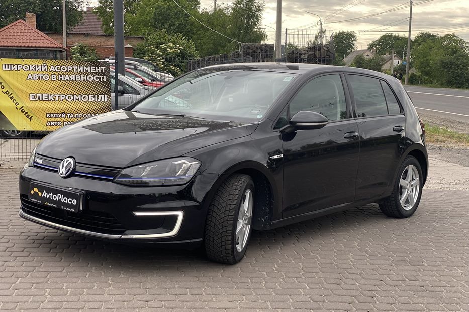 Продам Volkswagen e-Golf 2015 года в Луцке