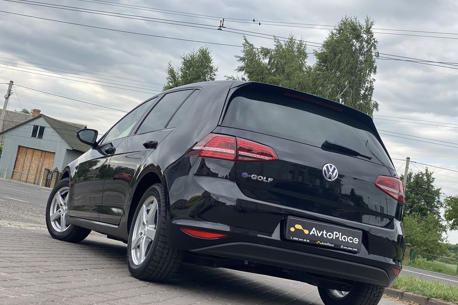 Продам Volkswagen e-Golf 2015 года в Луцке