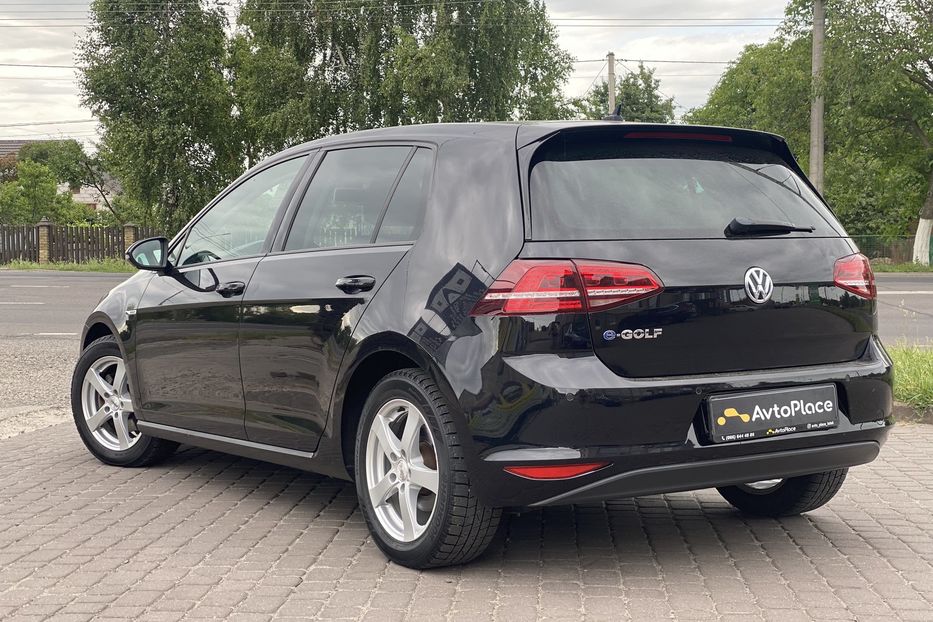 Продам Volkswagen e-Golf 2015 года в Луцке