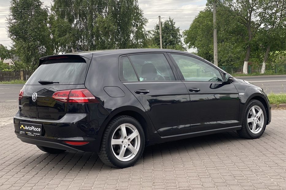 Продам Volkswagen e-Golf 2015 года в Луцке