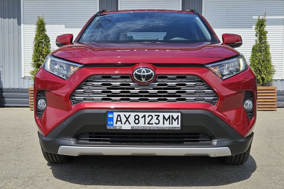 Продам Toyota Rav 4 Lounge 2021 года в Киеве