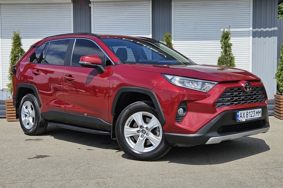 Продам Toyota Rav 4 Lounge 2021 года в Киеве