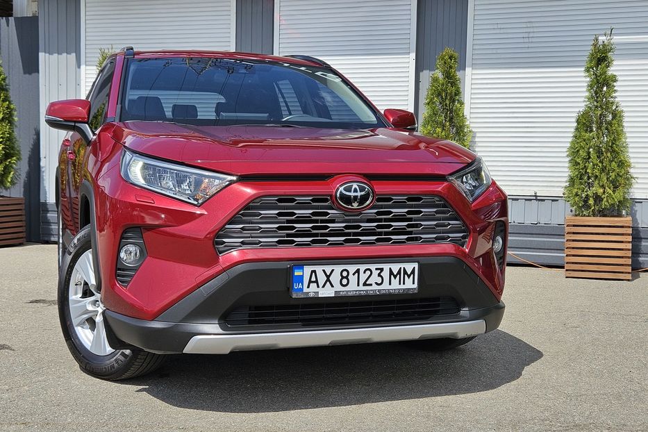 Продам Toyota Rav 4 Lounge 2021 года в Киеве