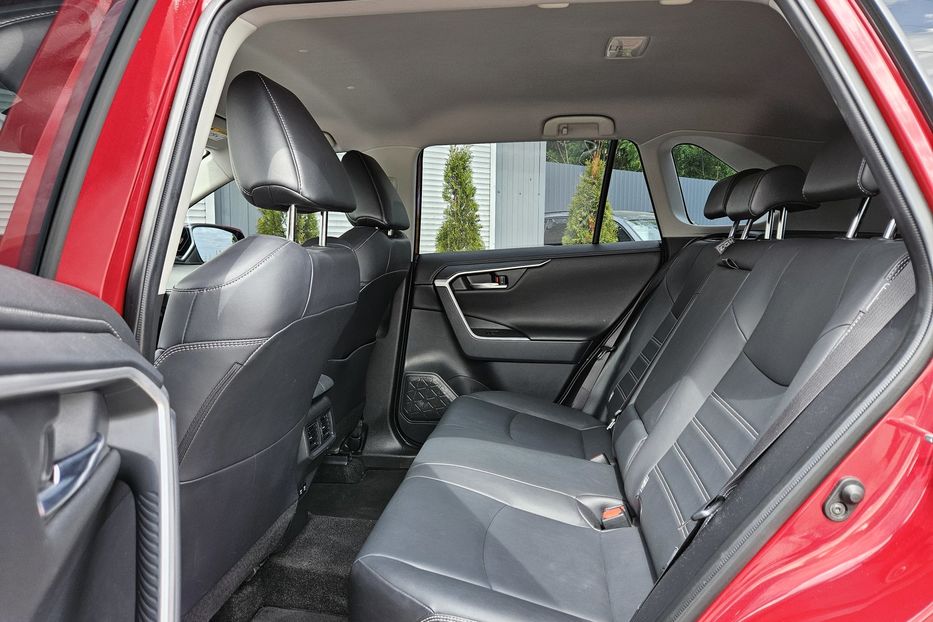 Продам Toyota Rav 4 Lounge 2021 года в Киеве