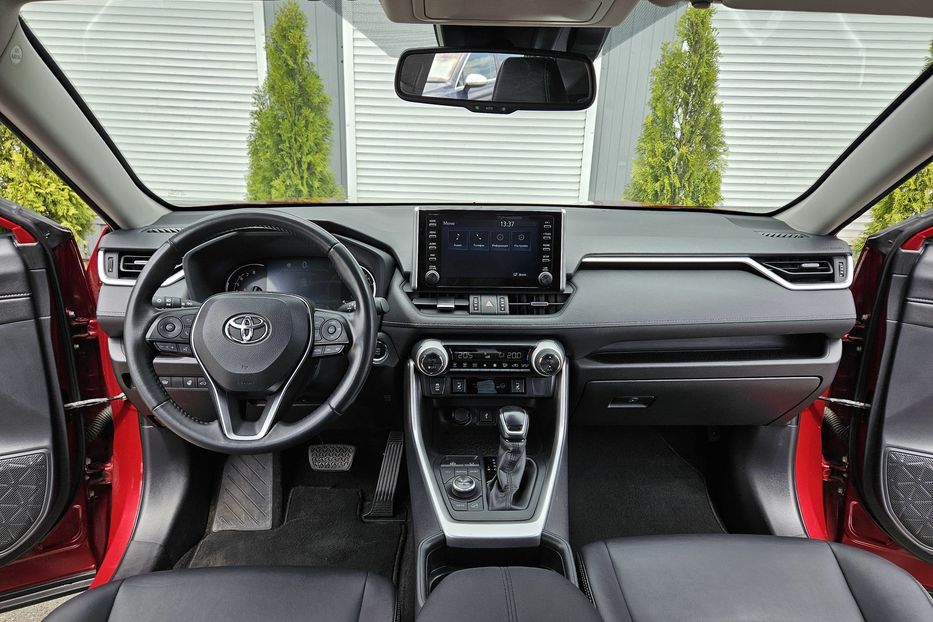 Продам Toyota Rav 4 Lounge 2021 года в Киеве