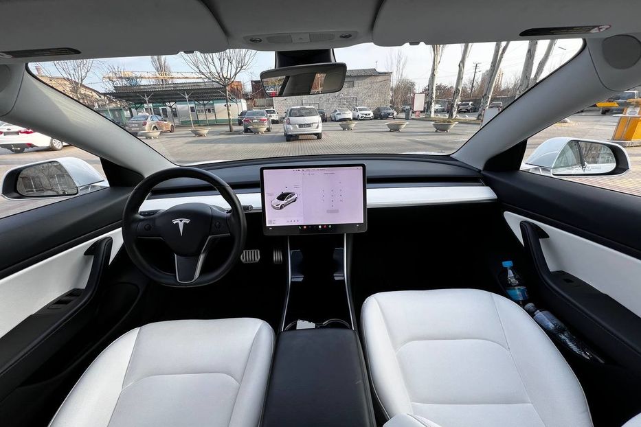 Продам Tesla Model 3 2019 года в Днепре