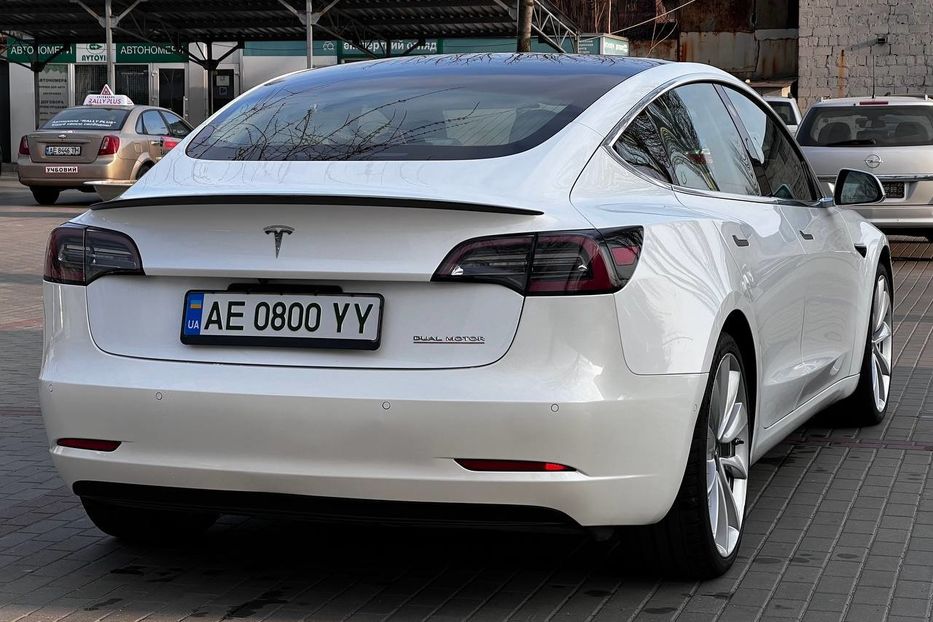 Продам Tesla Model 3 2019 года в Днепре