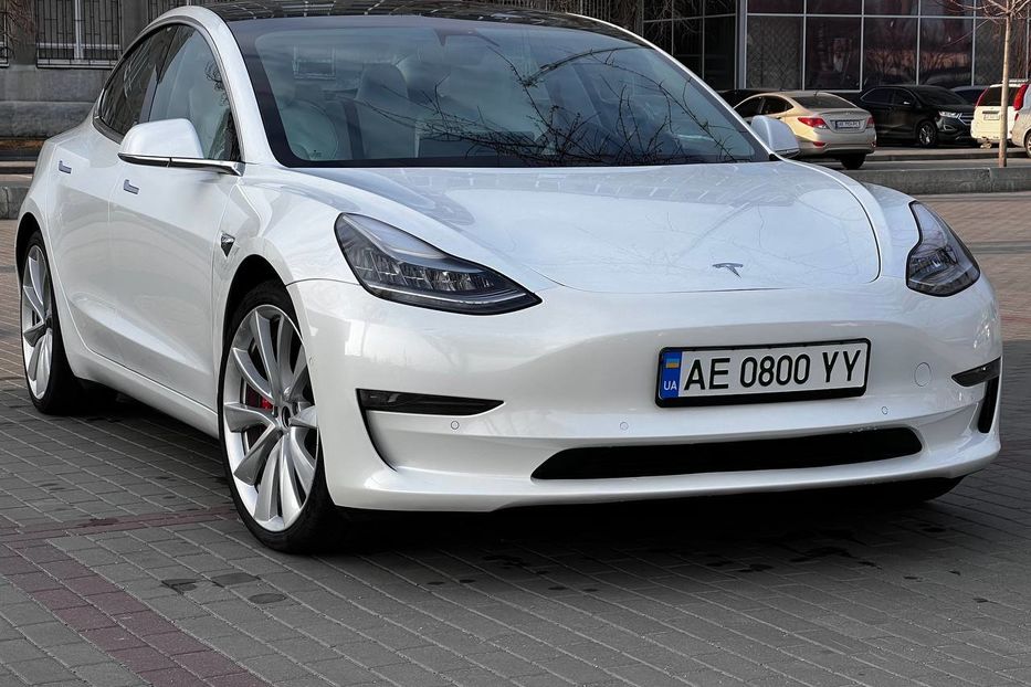 Продам Tesla Model 3 2019 года в Днепре