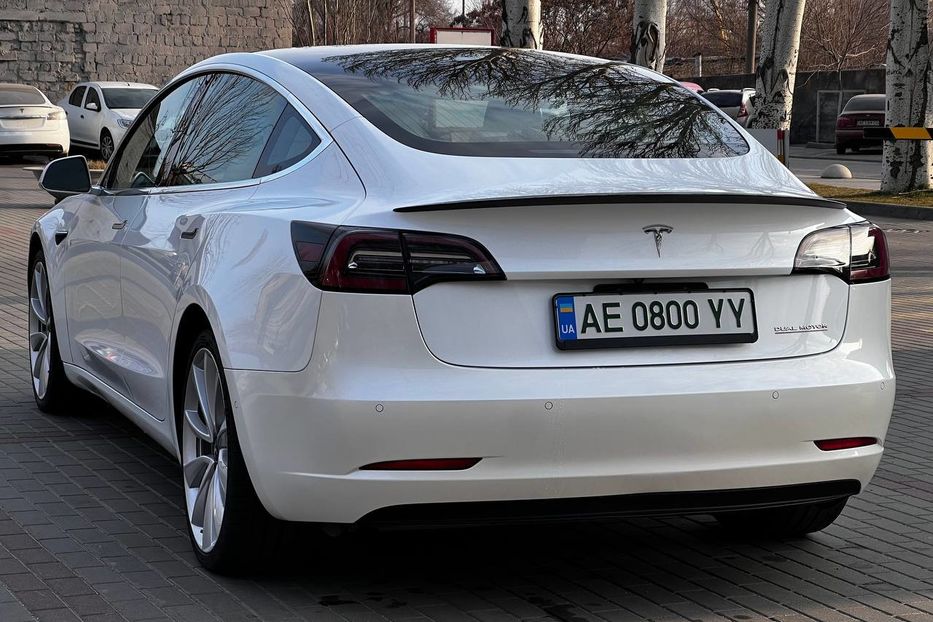 Продам Tesla Model 3 2019 года в Днепре