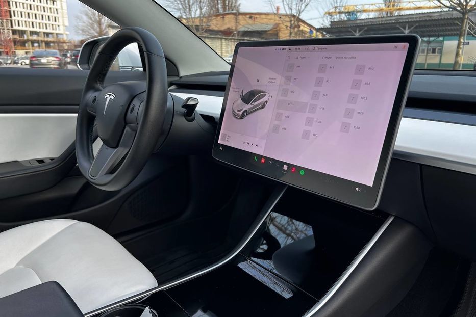 Продам Tesla Model 3 2019 года в Днепре